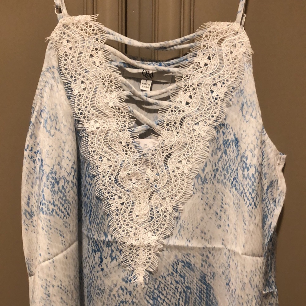 NWT Vici Collection Blue White Cami Size L